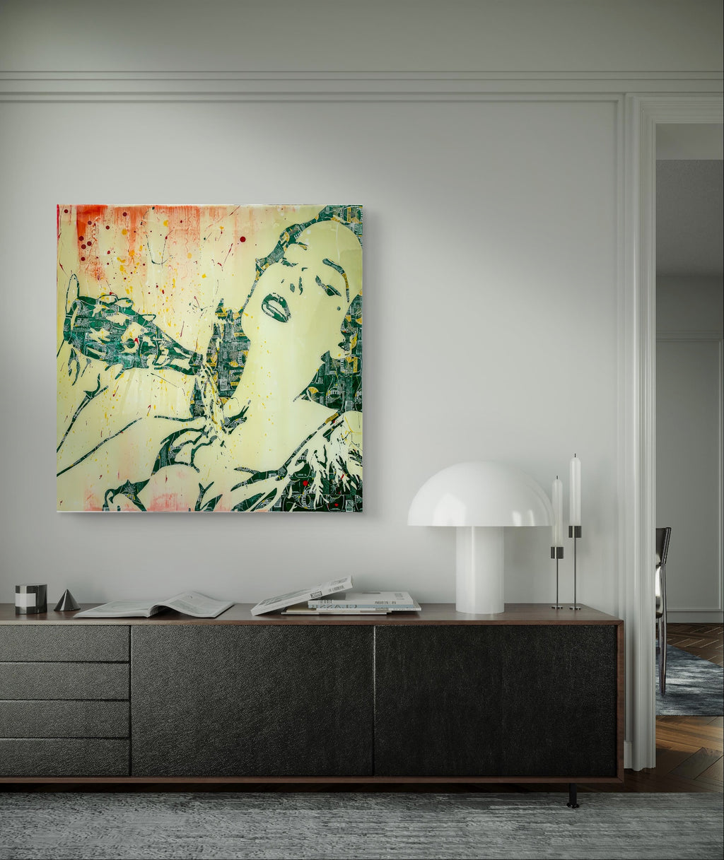 Dita Perrier, tableau de MaxL accroché au mur, mise en situation 2