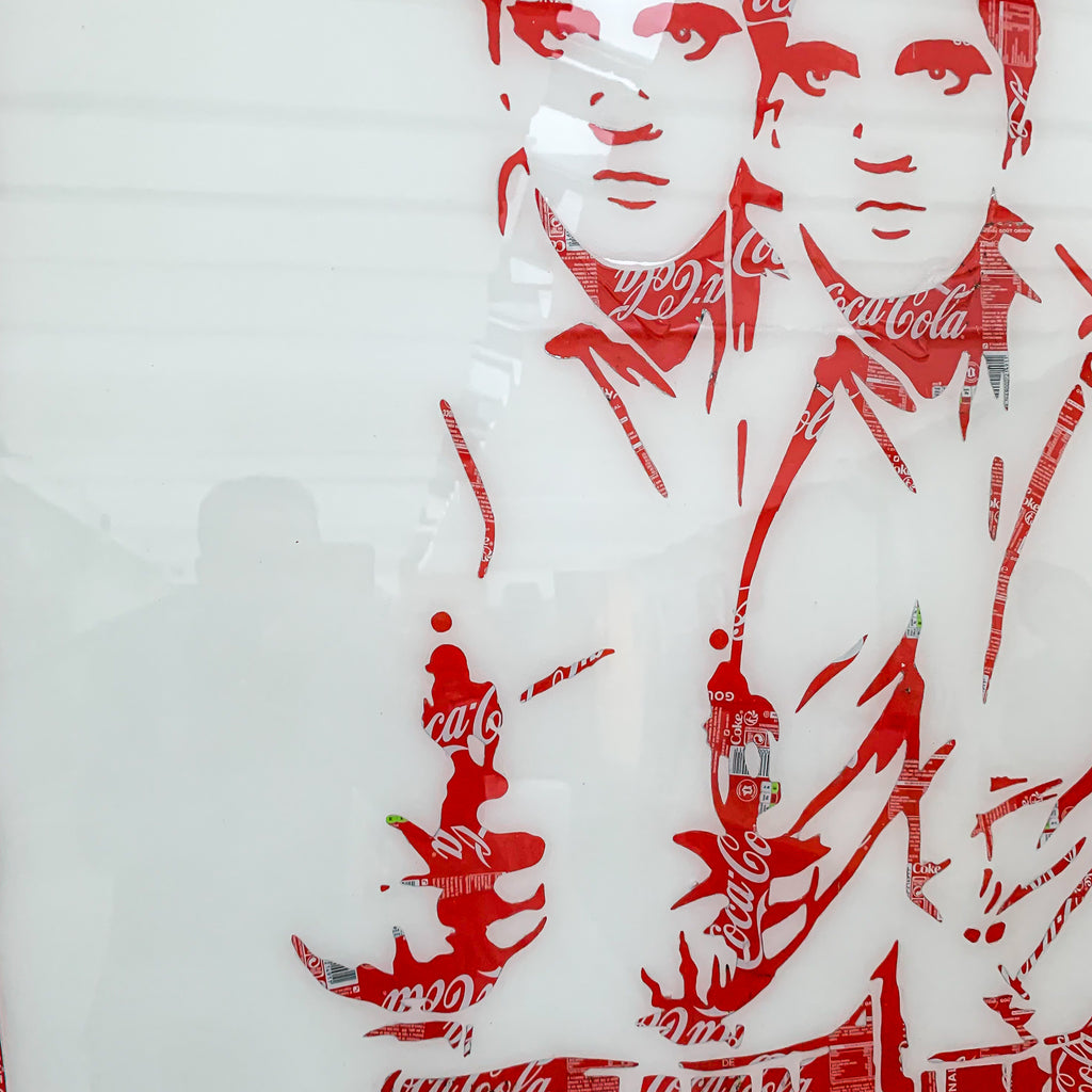 Double Elvis de MaxL, détail des canettes découpées et de la résine 1