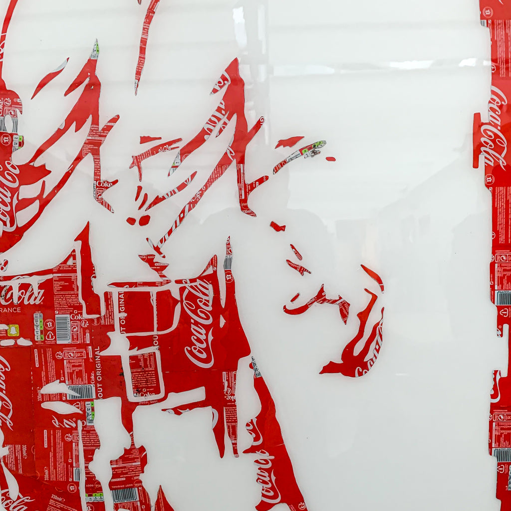 Double Elvis de MaxL, détail des canettes découpées et de la résine 3