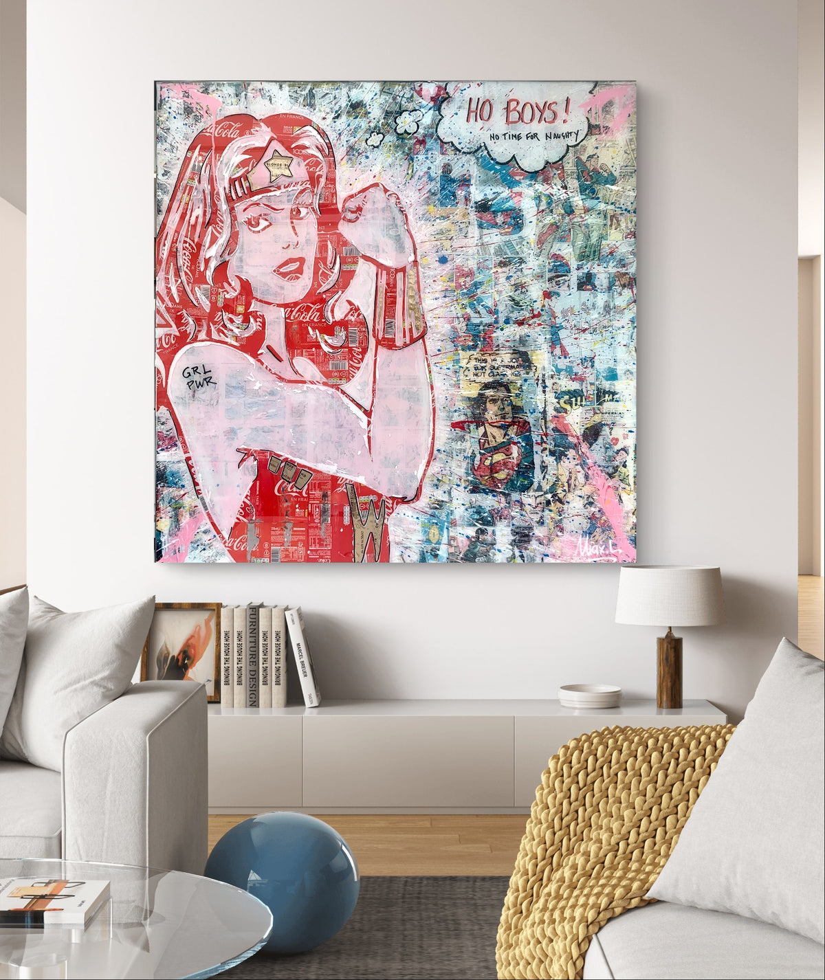 Girl Power, tableau de MaxL accroché au mur, mise en situation 1