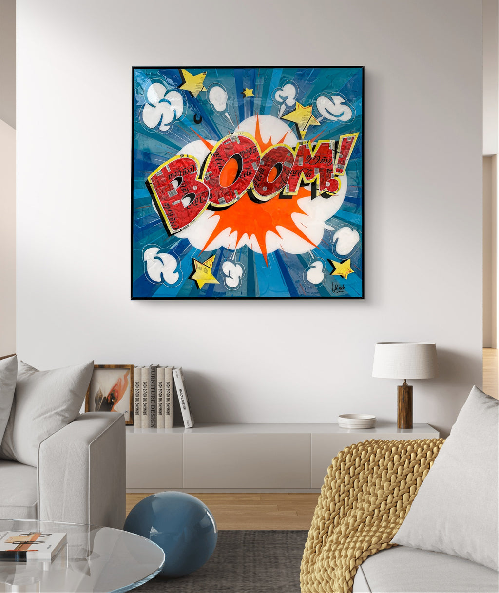Boom, tableau de MaxL accroché au mur, mise en situation 2