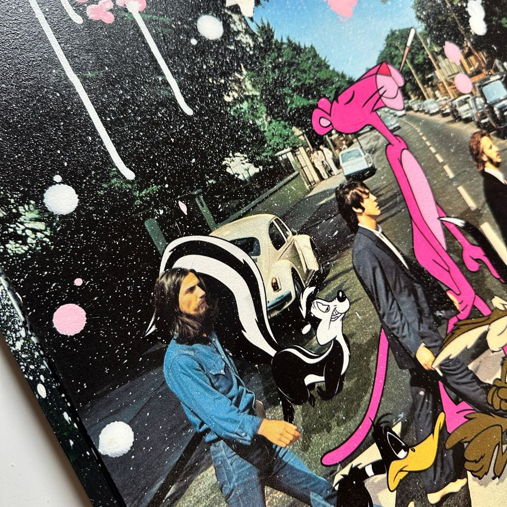 Abbey Toons #1 de MaxL, vue de biais montrant les projections de peinture