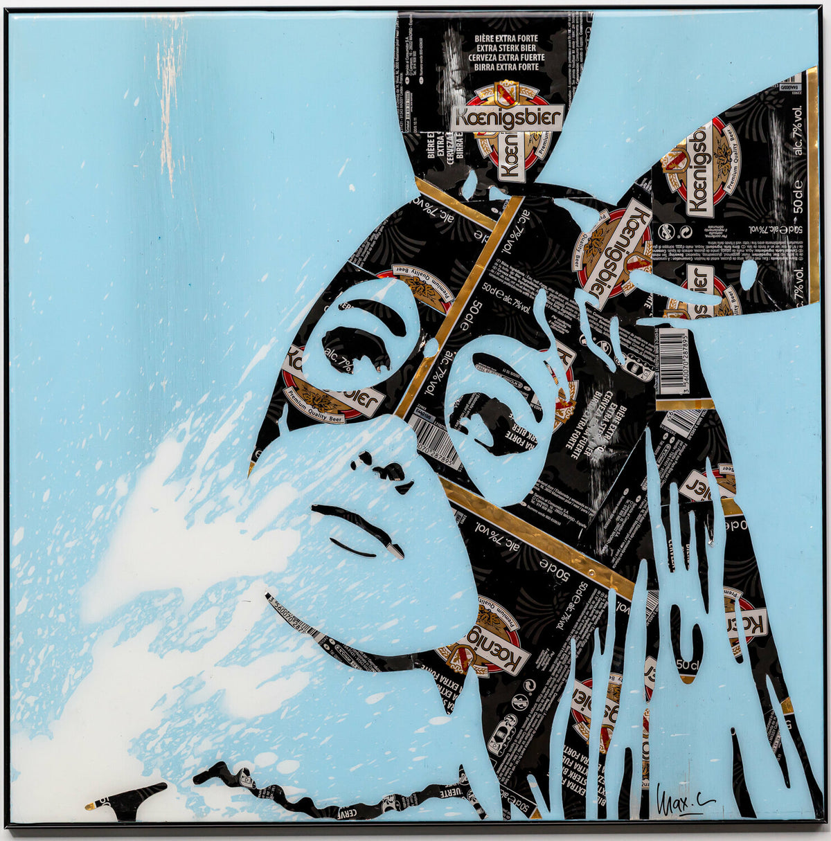 Ariana Black & Blue, tableau pop art de MaxL en canettes recyclées, vue de face