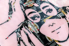 Ariana Pink & Black de MaxL, vue de biais sur le visage