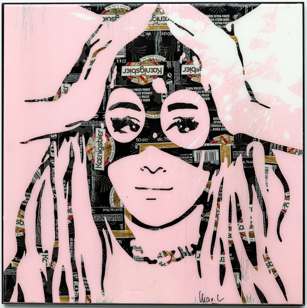 Ariana Pink & Black, tableau pop art de MaxL en canettes recyclées, vue de face