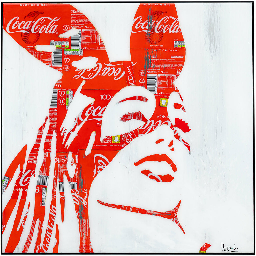 Ariana White & Red, tableau pop art de MaxL en canettes recyclées, vue de face