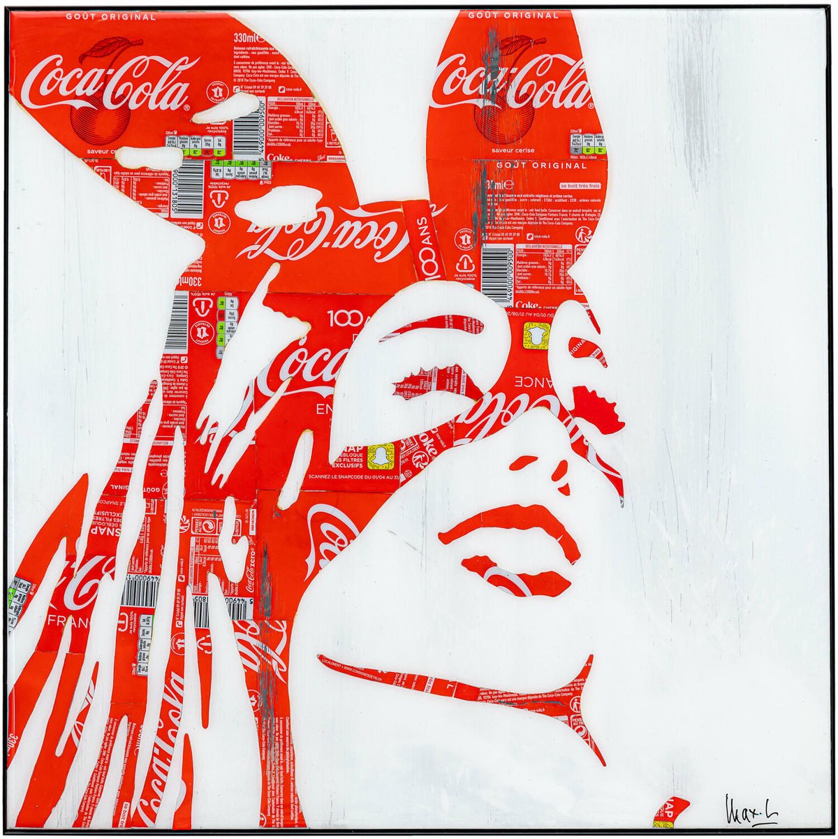 Ariana White & Red, tableau pop art de MaxL en canettes recyclées, vue de face