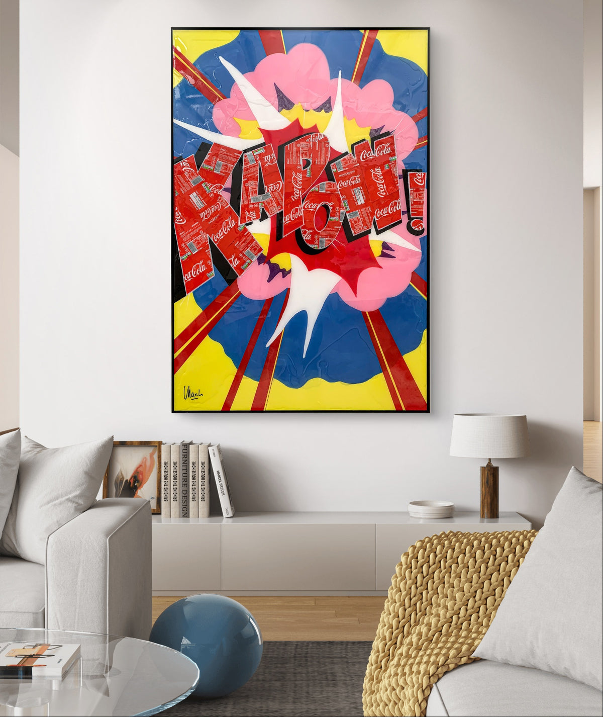 Kapow, tableau de MaxL accroché au mur, mise en situation 2