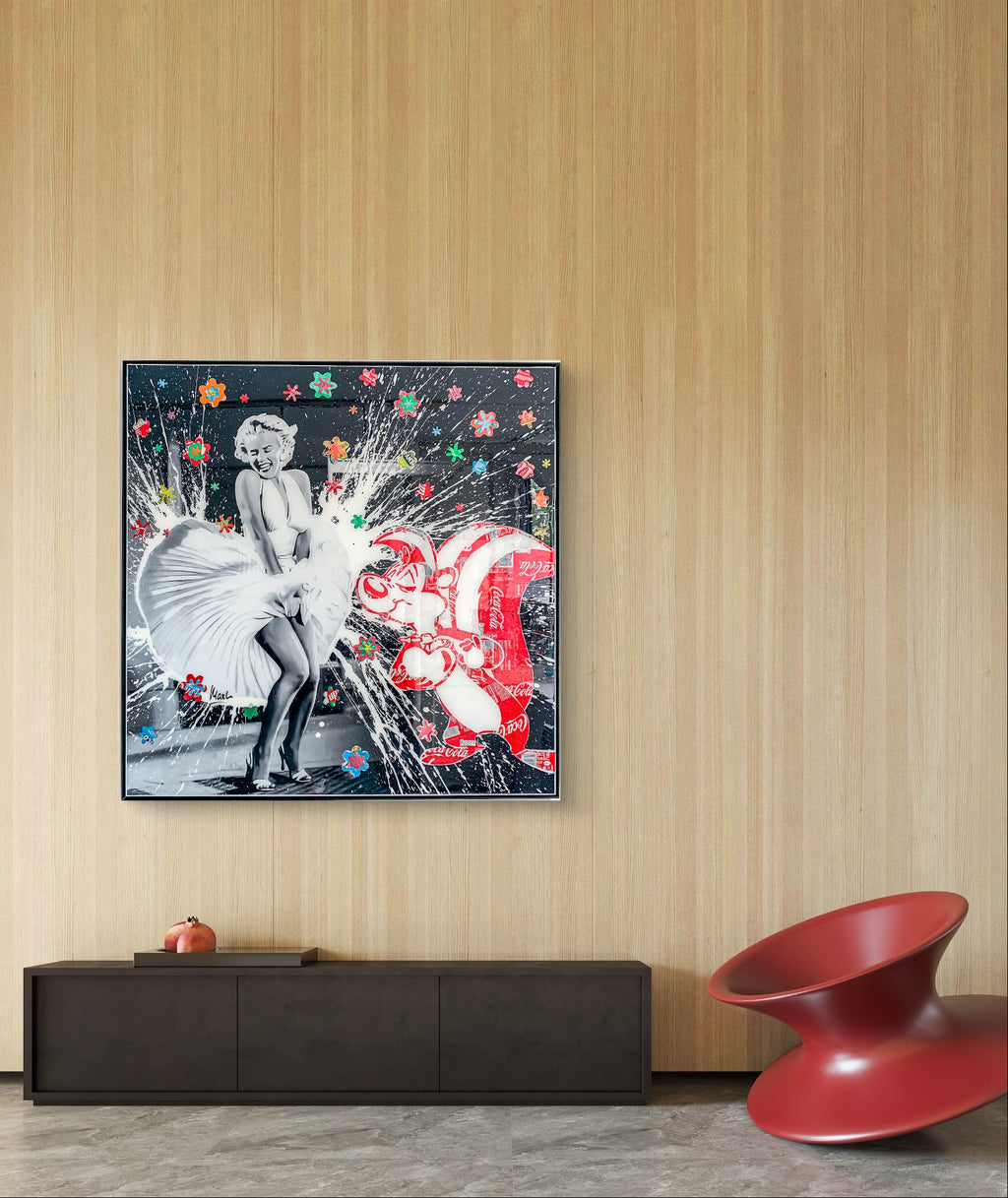 Pepe & Marilyn, tableau de MaxL accroché au mur, mise en situation 3