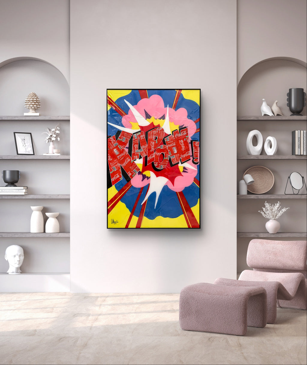 Kapow, tableau de MaxL accroché au mur, mise en situation 1
