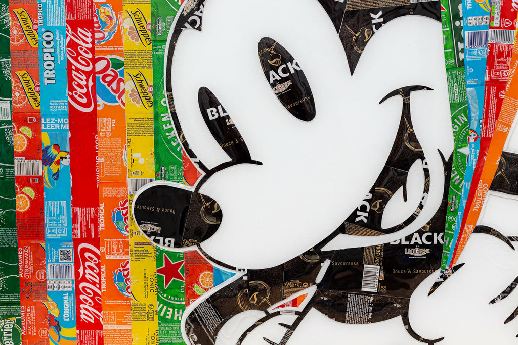 Hidden Mickey de MaxL, détail des canettes noires et de couleur