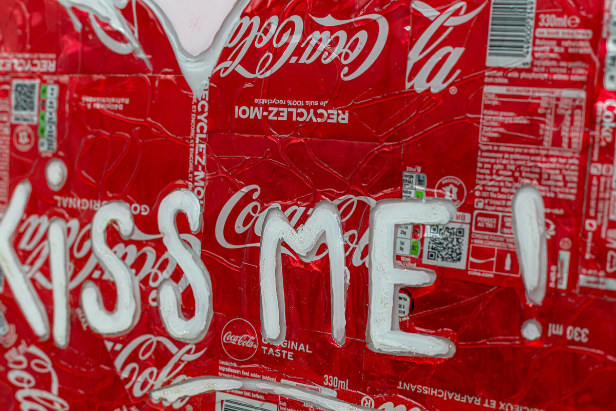 Kiss Me ! de MaxL, détail de l'inscription Kiss Me !