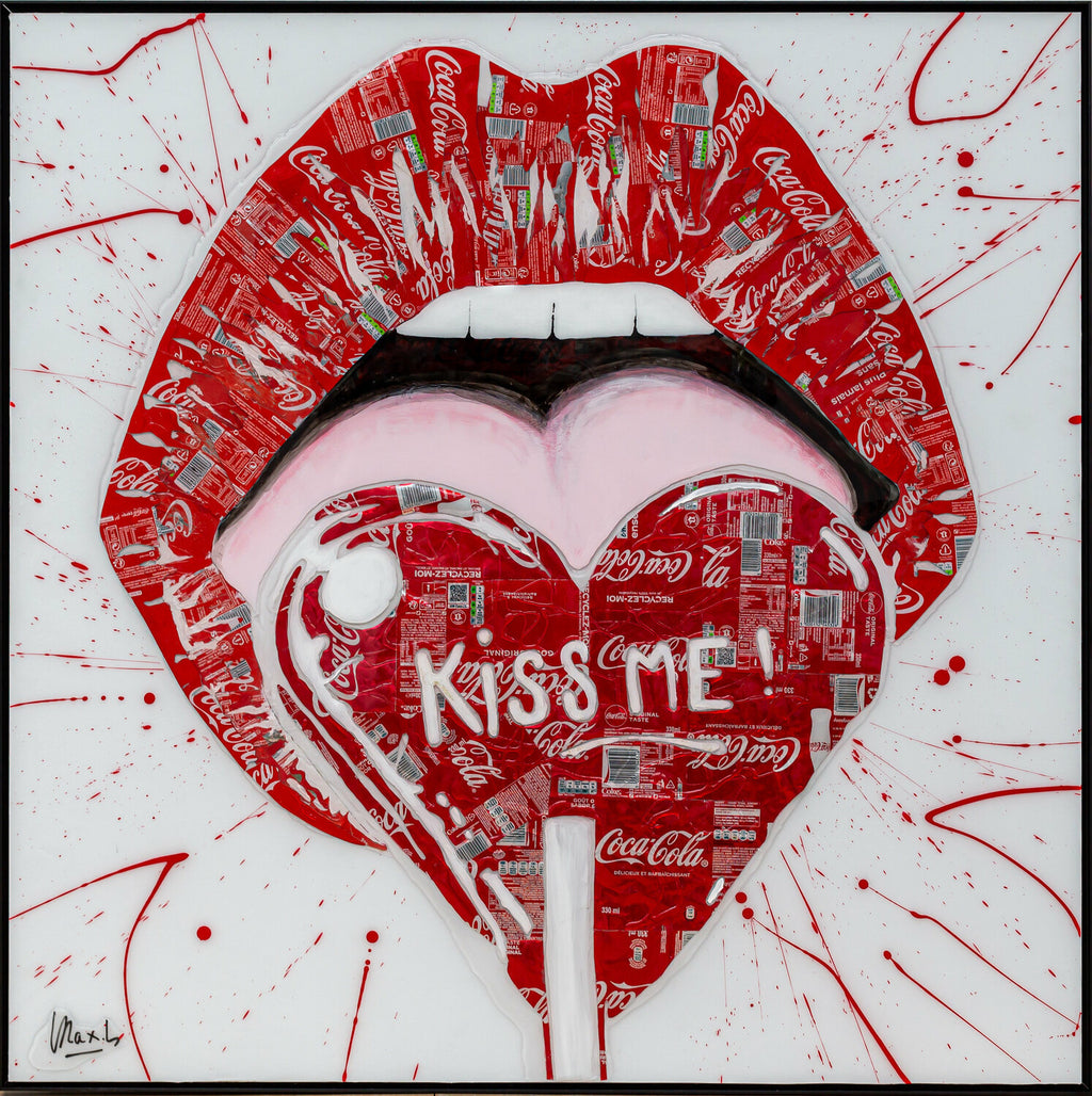 Kiss Me !, tableau pop art de MaxL en canettes recyclées et résine, vue de face