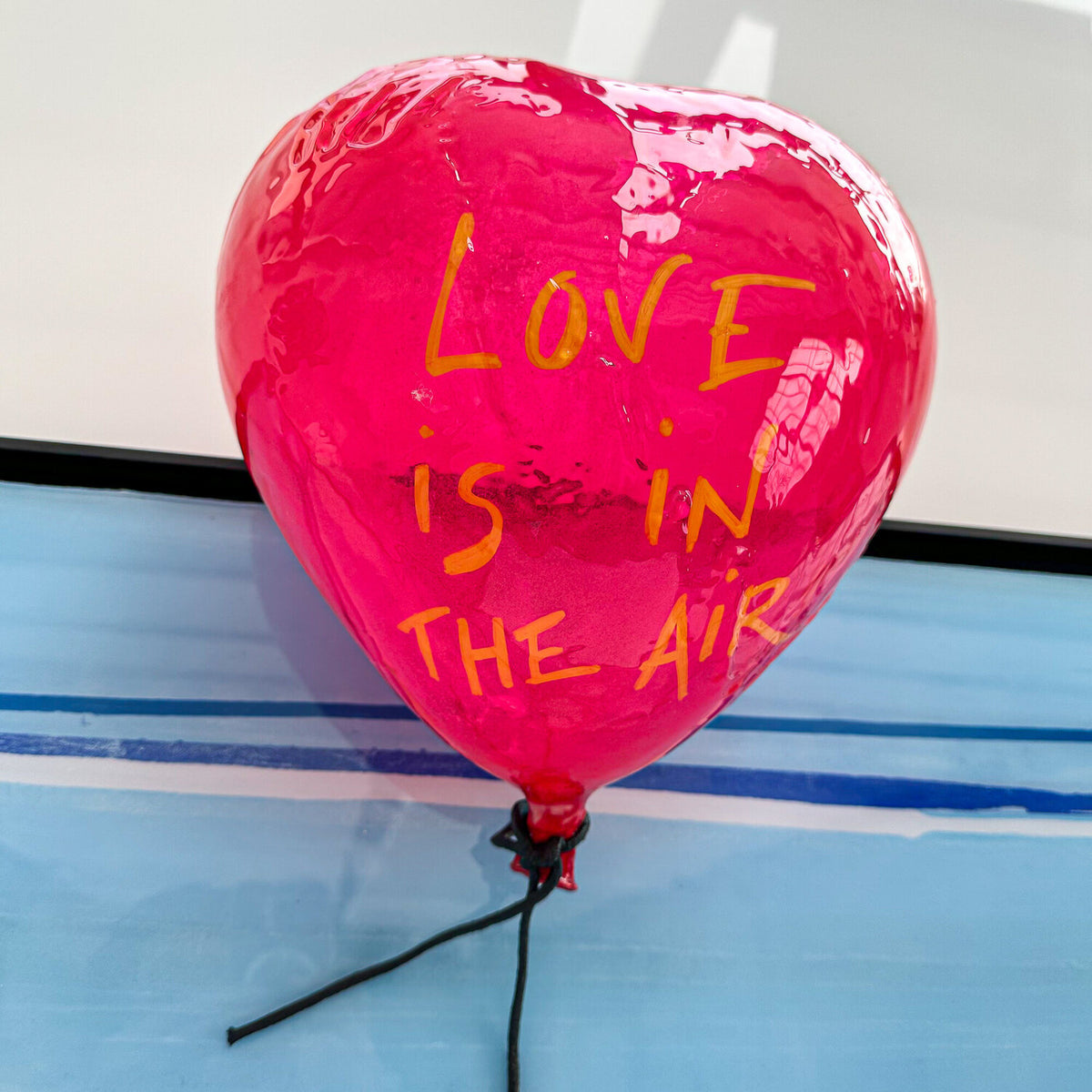 Love is in the air de MaxL, détail du ballon en forme de cœur