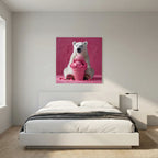 Affiche Pink Polar Ice Cream de MaxL au-dessus d'un lit, dans une chambre