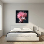 Affiche Punk Autruche de MaxL au-dessus d'un lit, dans une chambre