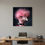 Affiche Punk Autruche de MaxL au-dessus d'un bureau en bois