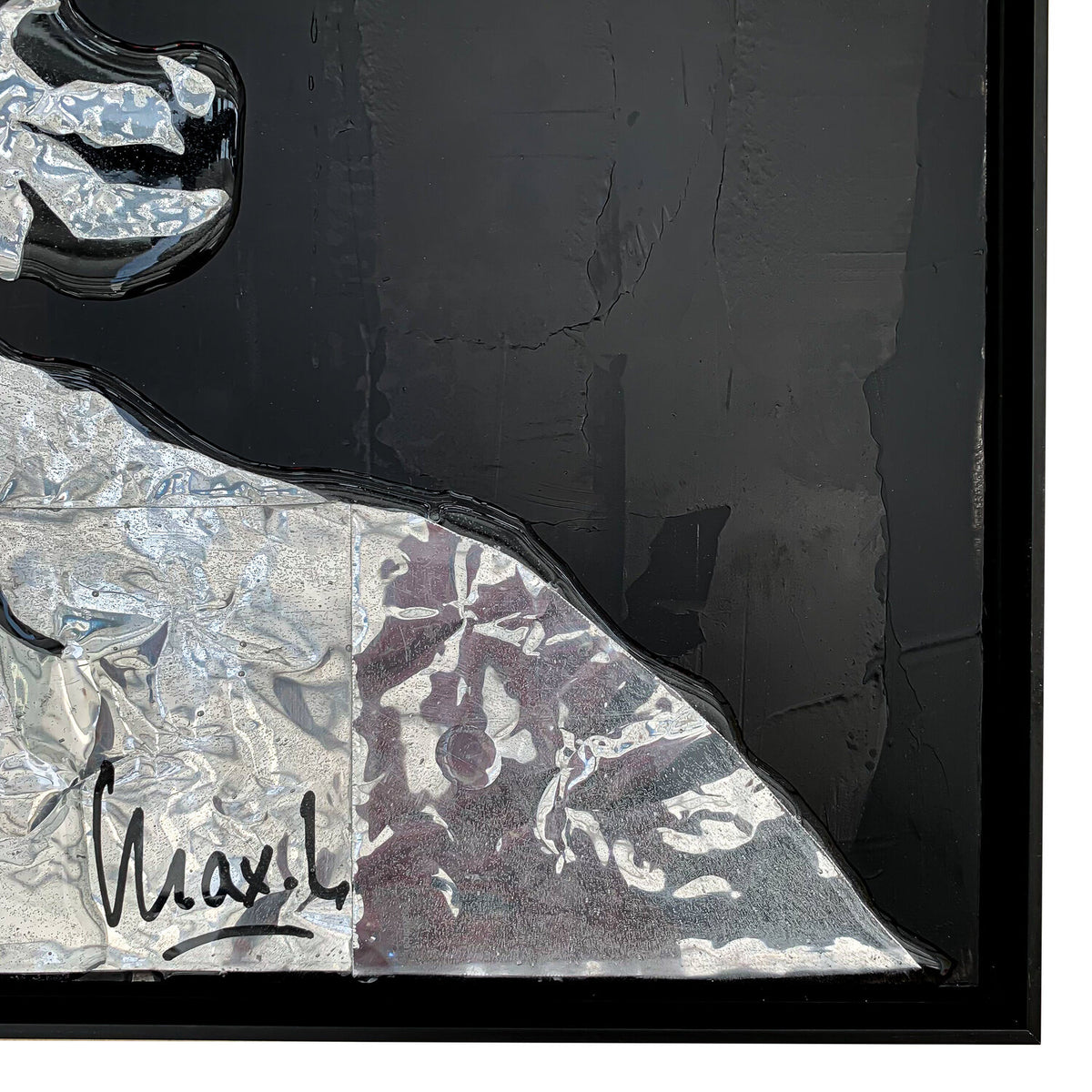 Red Bull Christ de MaxL, détail avec la signature de l'artiste